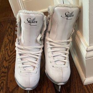 Jackson - Girls White Ice Skates